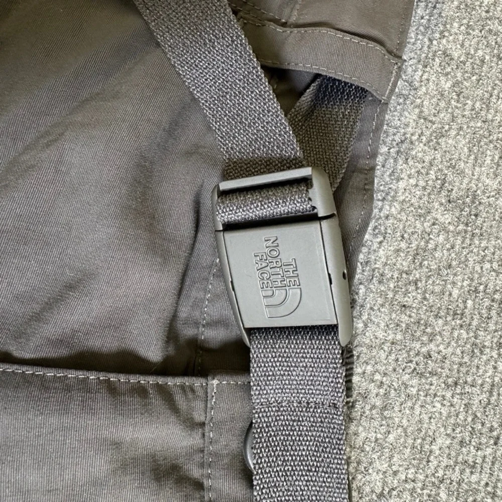 The North Face Mens Class V Belted Shorts Asphalt Grey Nylon Hiking Medium